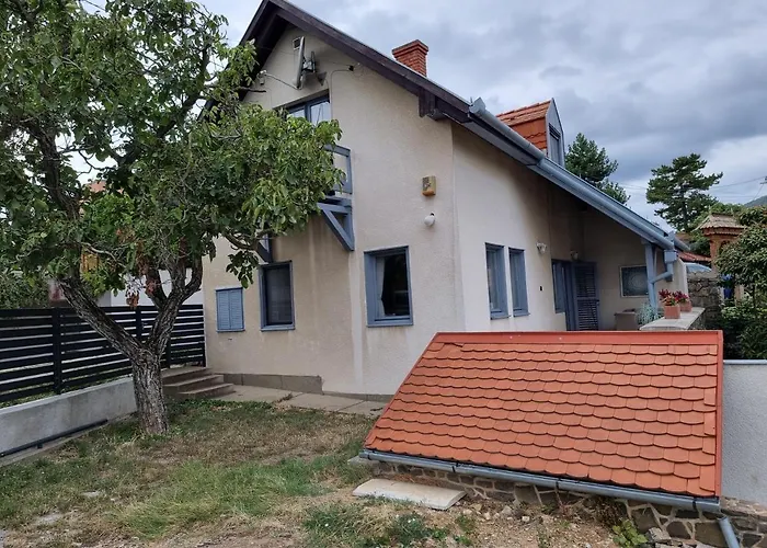 Apartmanhaz Ingyenes Koezoes Wellnessel