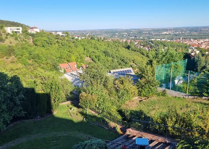 Apartmanhaz Ingyenes Koezoes Wellnessel